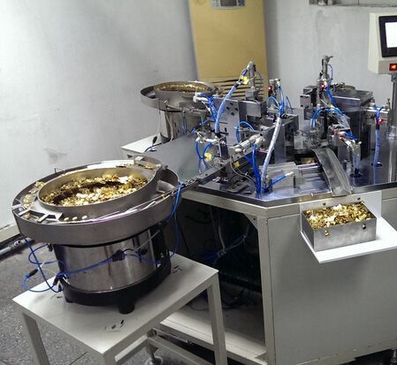 排插鉚合機(jī) 排插鉚合機(jī)